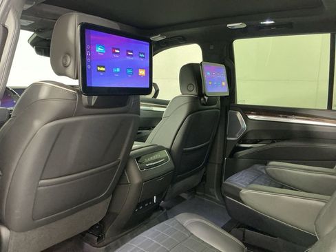 Used 2025 Cadillac Escalade Sport Platinum w/ LPO, ONYX Package AWD/4WD image 25