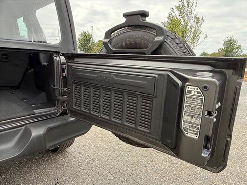 Used 2022 Jeep Wrangler Unlimited Sport AWD/4WD image 33