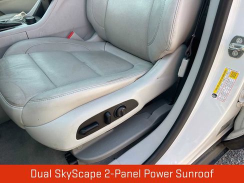 Used 2017 GMC Acadia SLT FWD image 4