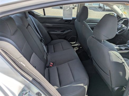 Used 2023 Nissan Altima 2.5 SV image 16