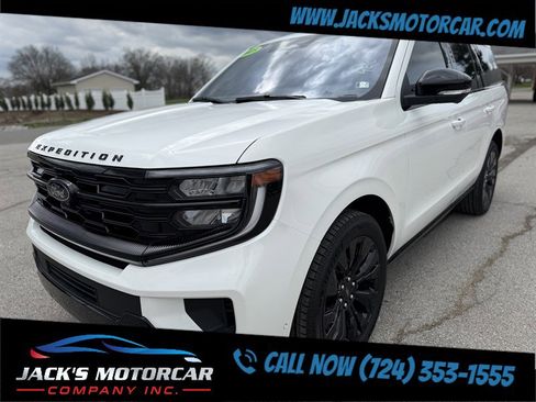 Used 2025 Ford Expedition Platinum w/ Stealth Appearance Package image 15