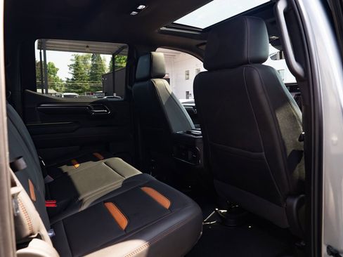 Used 2024 GMC Sierra 1500 AT4 w/ Technology Package image 24