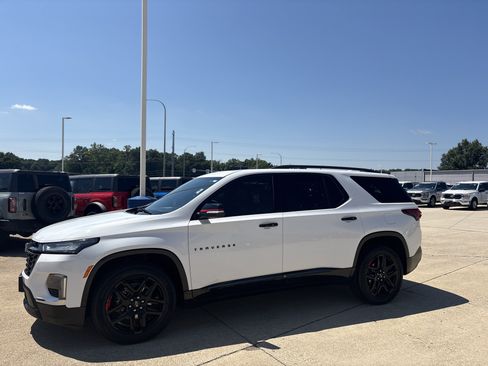 Used 2023 Chevrolet Traverse Premier w/ Redline Edition FWD image 3