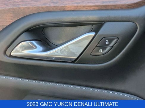 Used 2023 GMC Yukon Denali Ultimate image 13