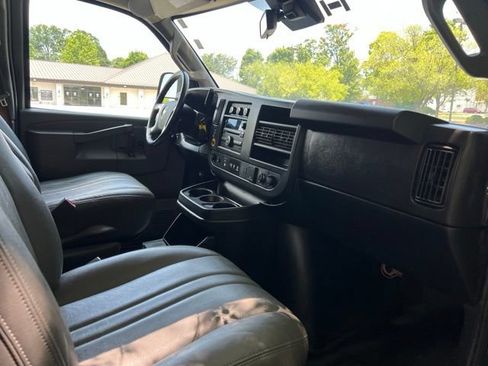 Used 2019 Chevrolet Express 2500 w/ Driver Convenience Package RWD image 13