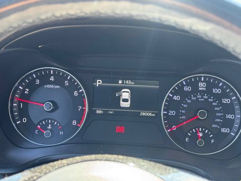 Used 2023 Kia Forte GT-Line w/ GT-Line Premium Package FWD image 5