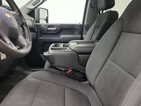 Used 2021 Chevrolet Silverado 2500 Custom w/ Custom Value Package AWD/4WD image 16