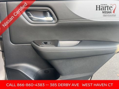 Certified 2025 Nissan Rogue SL image 32