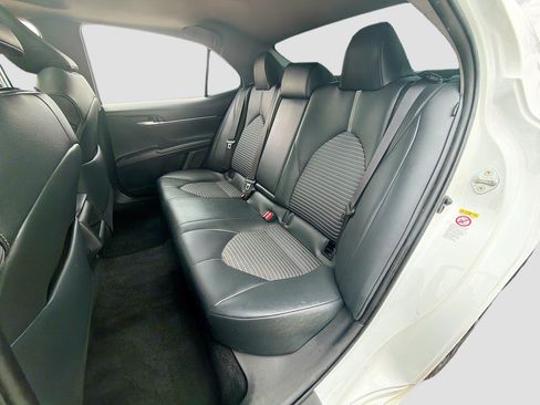 Used 2018 Toyota Camry SE w/ Moonroof Package image 27