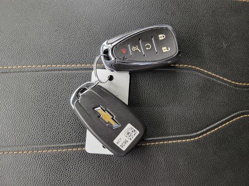 Used 2021 Chevrolet Traverse LT w/ LPO, Floor Liner Package AWD/4WD image 27