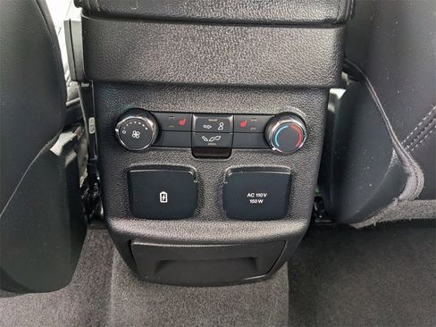 Used 2019 Ford Explorer Limited image 18