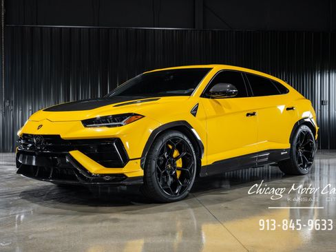 Used 2024 Lamborghini Urus Performante AWD/4WD image 1