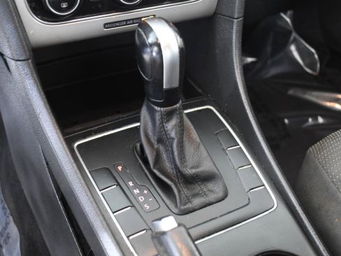 Used 2016 Volkswagen Passat 1.8T S image 14