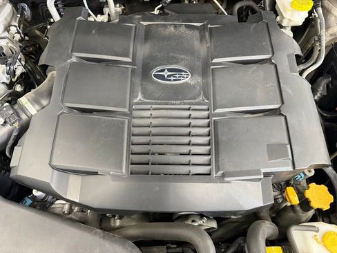 Used 2018 Subaru Outback 3.6R Limited image 12