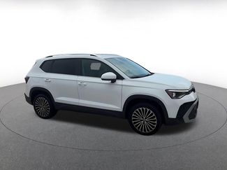 Used 2026 Volkswagen Taos SE FWD video 2