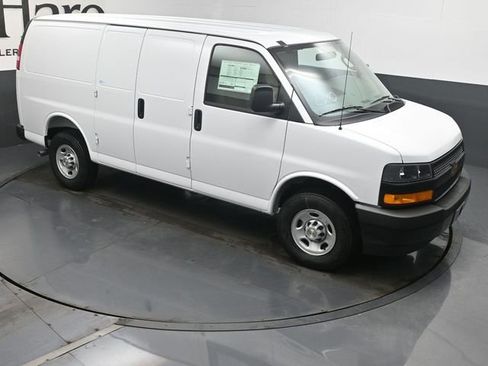 New 2026 Chevrolet Express 2500 w/ Driver Convenience Package RWD image 27