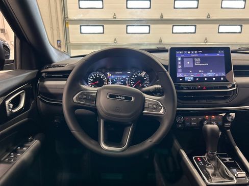 New 2026 Jeep Compass Latitude AWD/4WD image 28