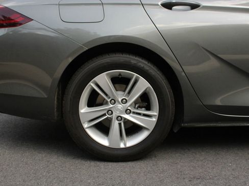 Used 2018 Buick Regal Preferred w/ Sights and Sounds Package FWD image 5