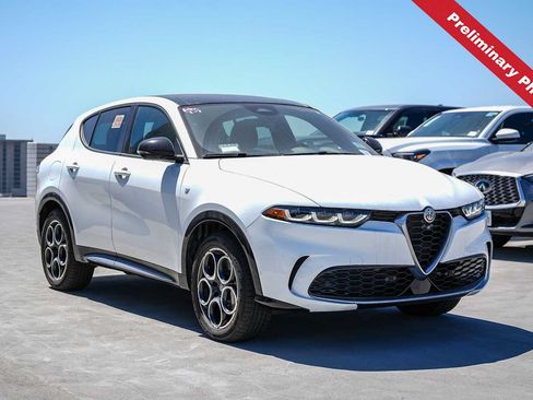Used 2024 Alfa Romeo Tonale Ti w/ Active Assist Package AWD/4WD image 3