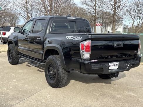 Used 2023 Toyota Tacoma TRD Off-Road w/ TRD Premium Off Road Package image 10