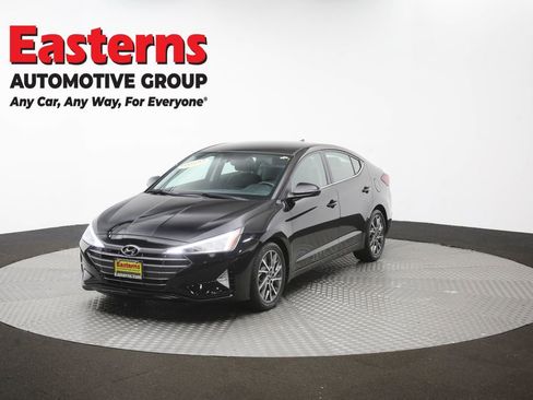Used 2020 Hyundai Elantra Limited w/ Winter Weather Package FWD image 57