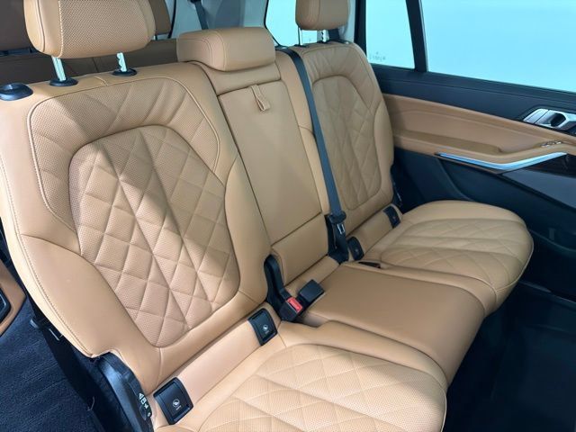 Used 2026 BMW X7 xDrive40i AWD/4WD image 24