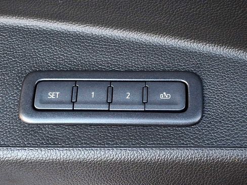 Used 2019 Chevrolet Tahoe LT w/ RST Edition image 29