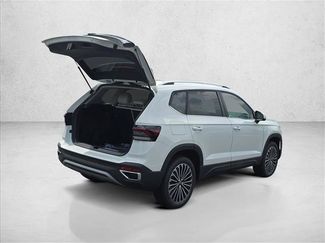 New 2026 Volkswagen Taos SE FWD video 2