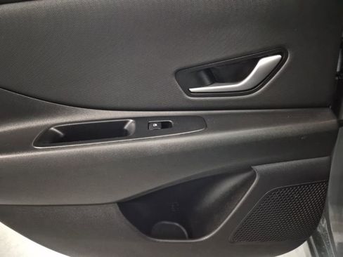 Used 2022 Hyundai Elantra SEL w/ Convenience + Premium Package image 20