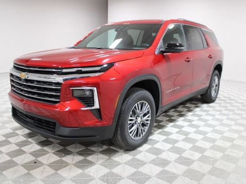 New 2025 Chevrolet Traverse LT w/ Enhanced Driving Package image 4