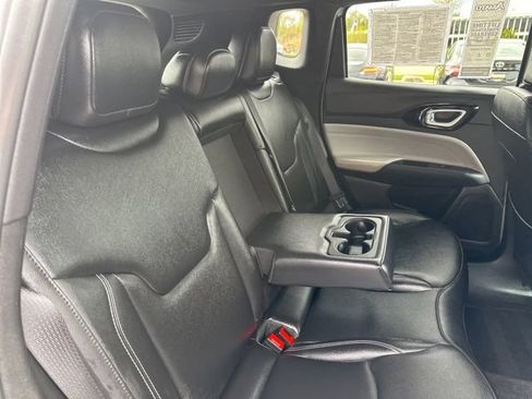 Used 2025 Jeep Compass Limited AWD/4WD image 19