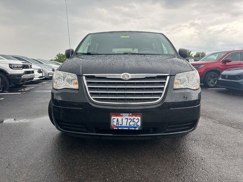 Used 2010 Chrysler Town & Country LX FWD image 2