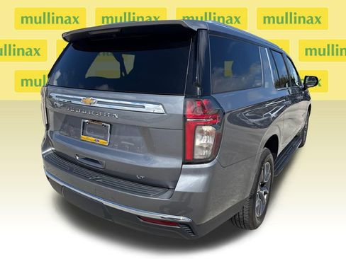 Used 2021 Chevrolet Suburban LT image 4