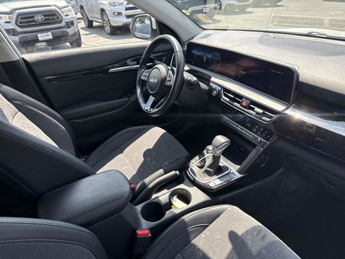 Used 2024 Kia Seltos S AWD/4WD image 22