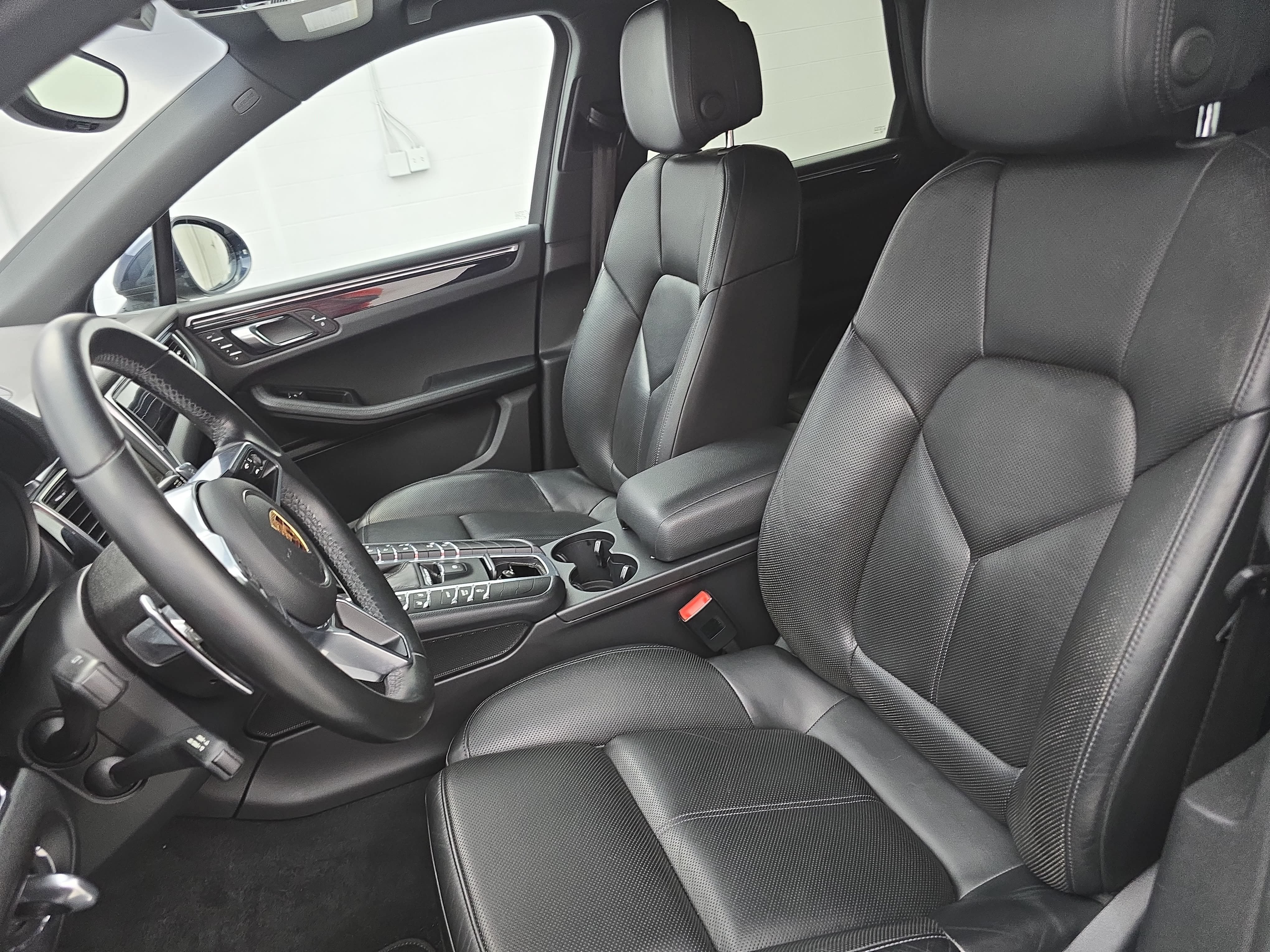 Certified 2016 Porsche Macan S AWD/4WD image 17