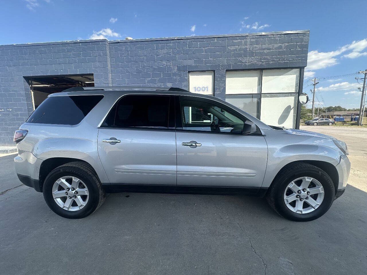 Used 2013 GMC Acadia SLE FWD image 9
