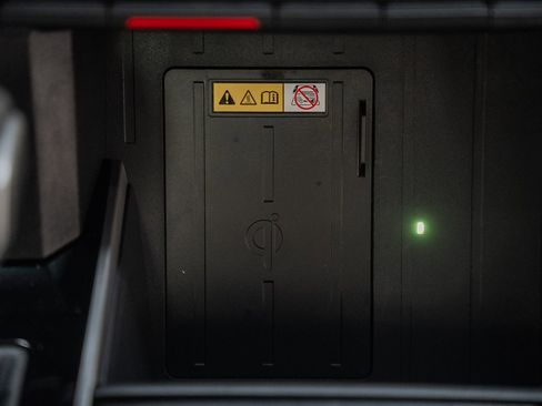 Used 2024 Toyota Tundra Platinum image 32