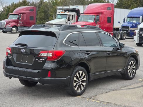 Used 2017 Subaru Outback 3.6R Limited image 5