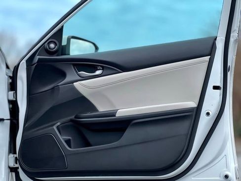 Used 2021 Honda Insight Touring image 22