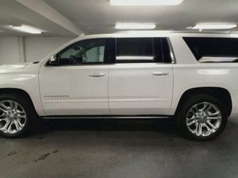 Used 2019 Chevrolet Suburban Premier w/ Premier Plus Edition AWD/4WD image 5