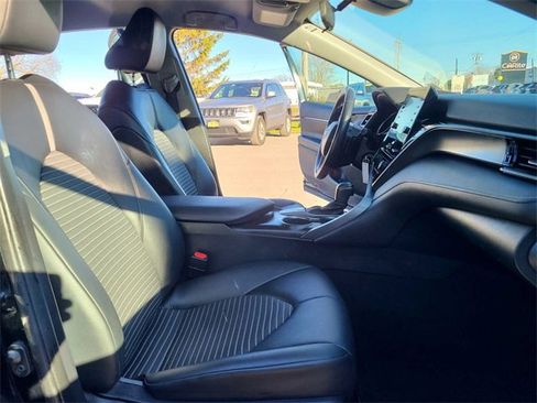 Used 2023 Toyota Camry SE image 17