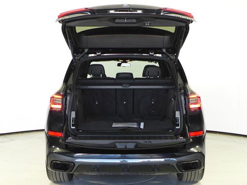 Used 2020 BMW X5 M50i w/ Executive Package image 10