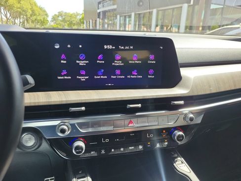 Certified 2024 Kia Telluride SX w/ Towing Package FWD image 23