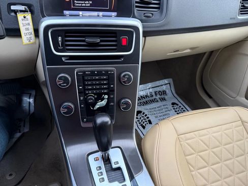 Used 2012 Volvo S60 T5 FWD image 10