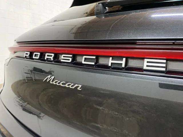 Used 2023 Porsche Macan AWD/4WD image 92