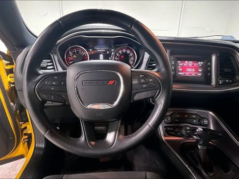 Used 2017 Dodge Challenger R/T RWD image 6