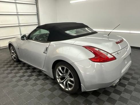 Used 2010 Nissan 370Z Touring RWD image 16
