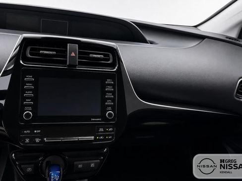 Used 2022 Toyota Prius XLE FWD image 9