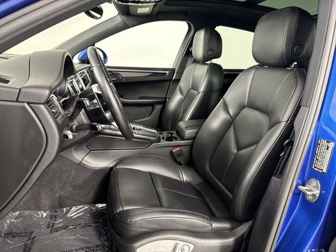 Certified 2018 Porsche Macan AWD/4WD image 5