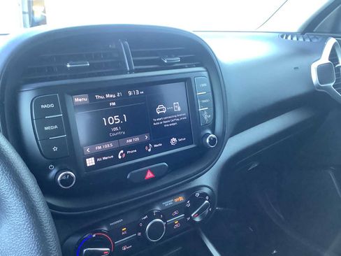 Used 2022 Kia Soul LX w/ Technology Package FWD image 17